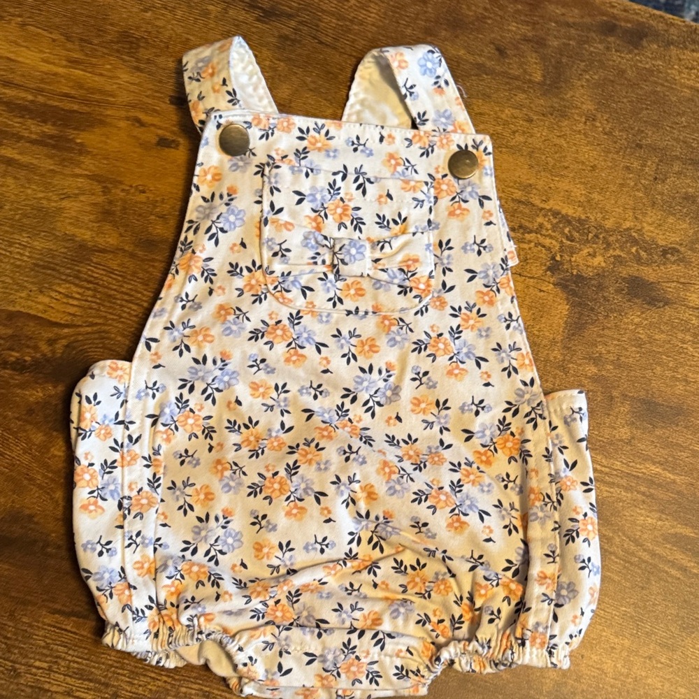 Assorted Baby Clothing Set - Picture 8 of 13
